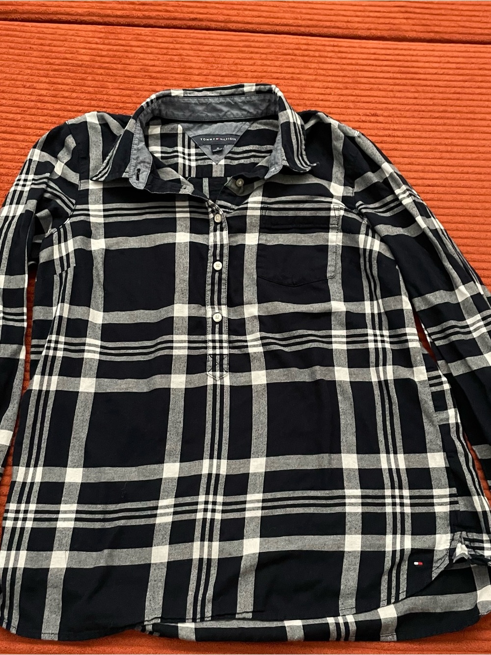 Tommy Hilfiger Men's Black & White Plaid Button-Up Shirt size M